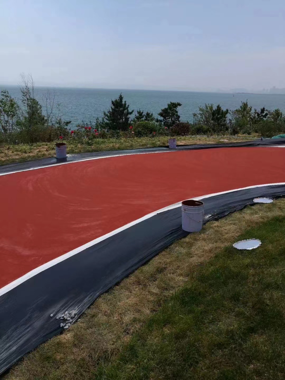 MMA anti-skid pavement coating